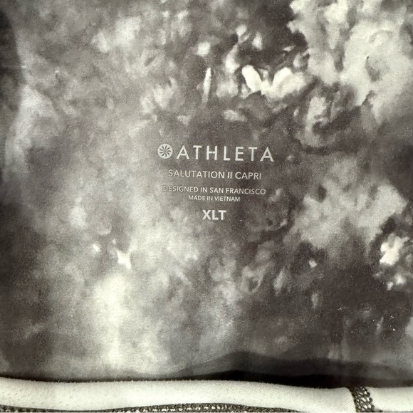 Athleta Salutation Stash Pocket Supernova Capri in Black, Size XL Tall - Picture 7 of 11